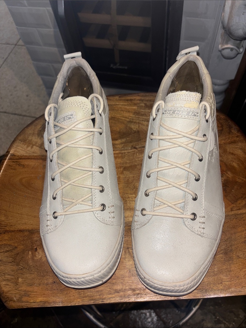 Skechers Cream Leather Low-Top Lace-Up Sneakers